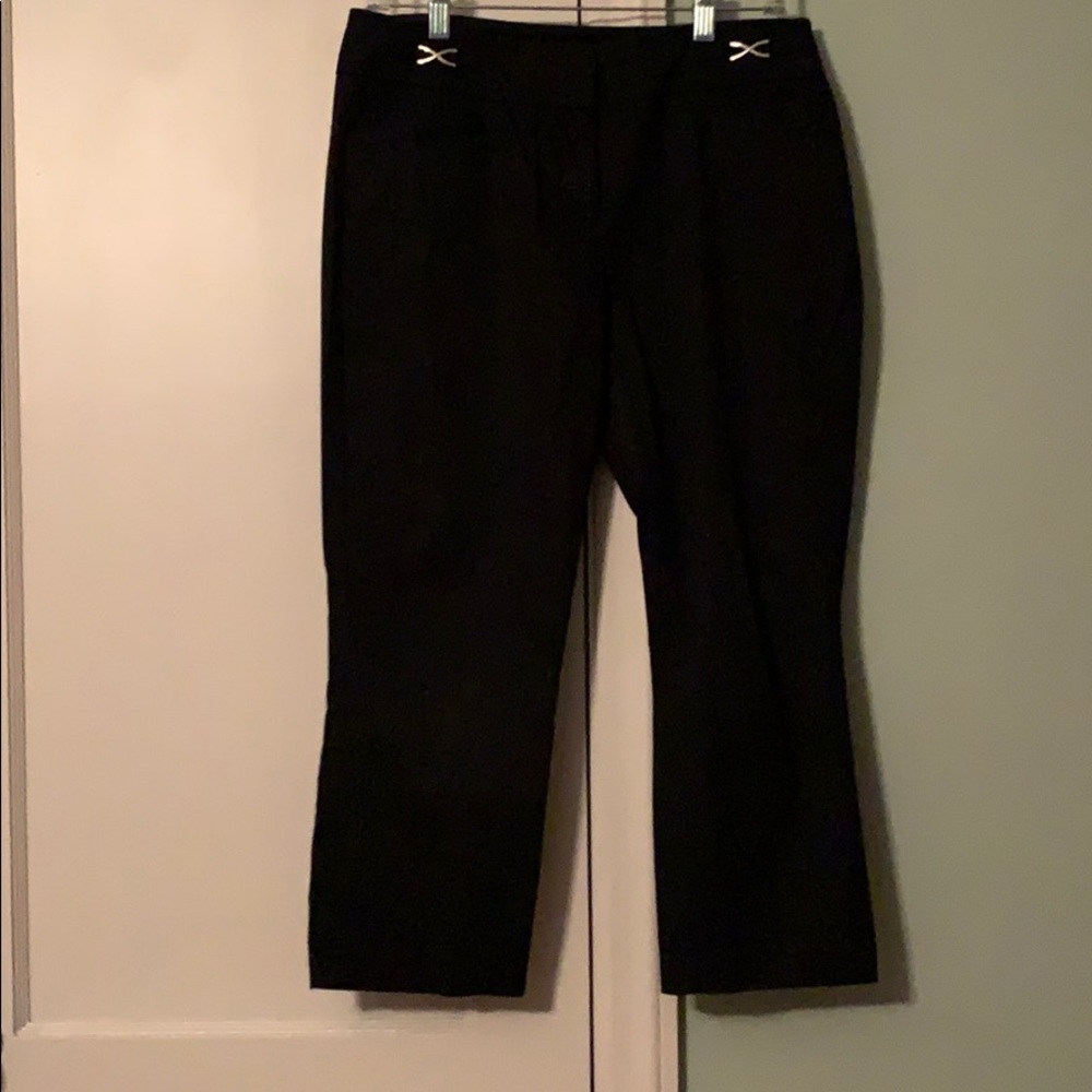 Cropped black dress pant